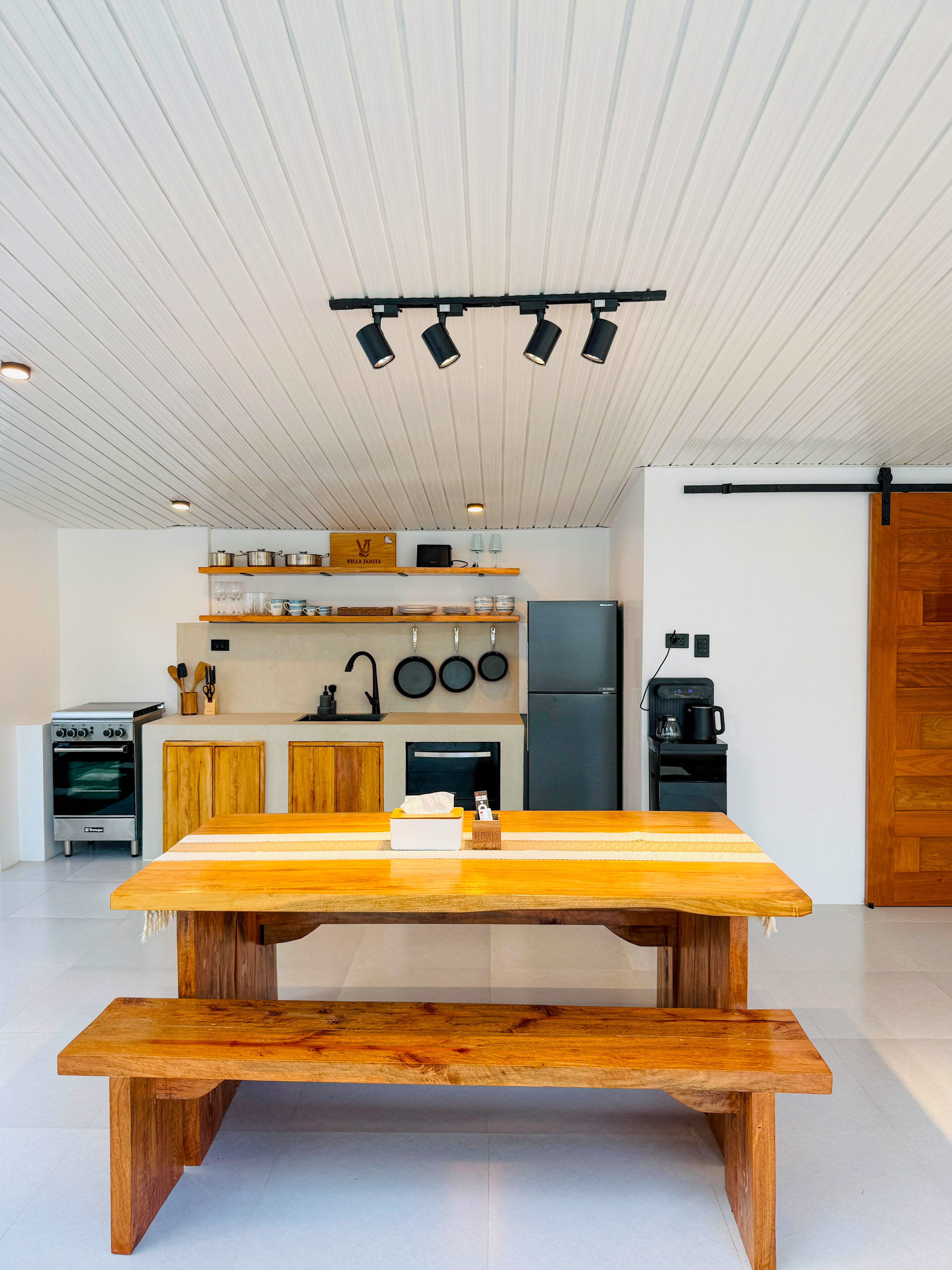 Outdoor Kitchen & Living Room with TV